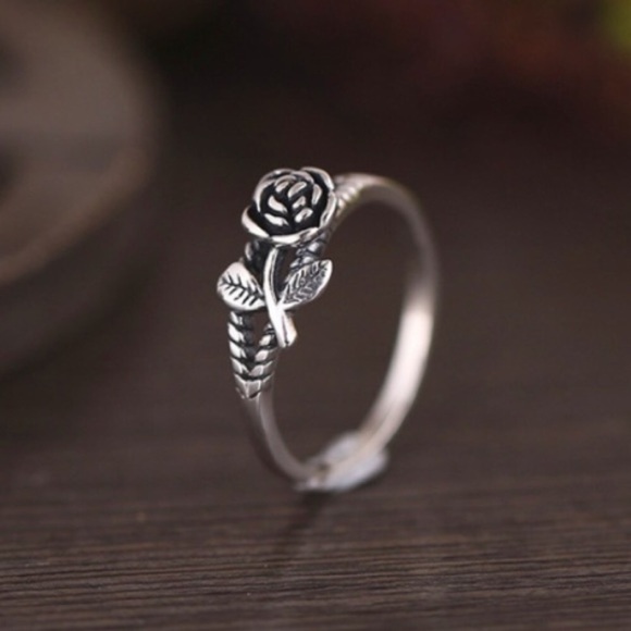 Single Rose Ring - Picture 4 of 7
